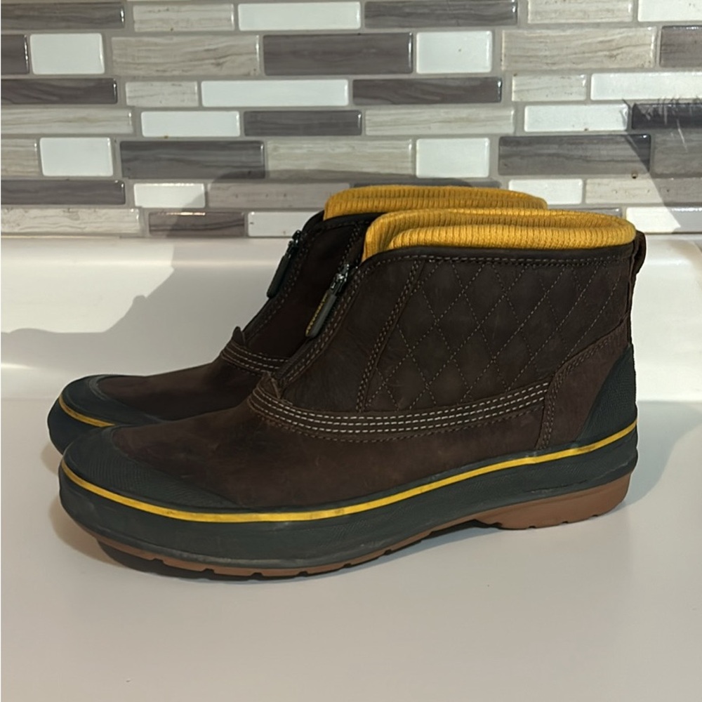 Clark’s Waterproof/Thinsulate Boot Womens size 9